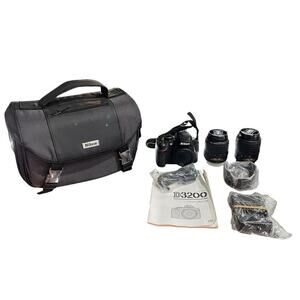 Nikon D3200 Digital SLR Camera Kit (19983)